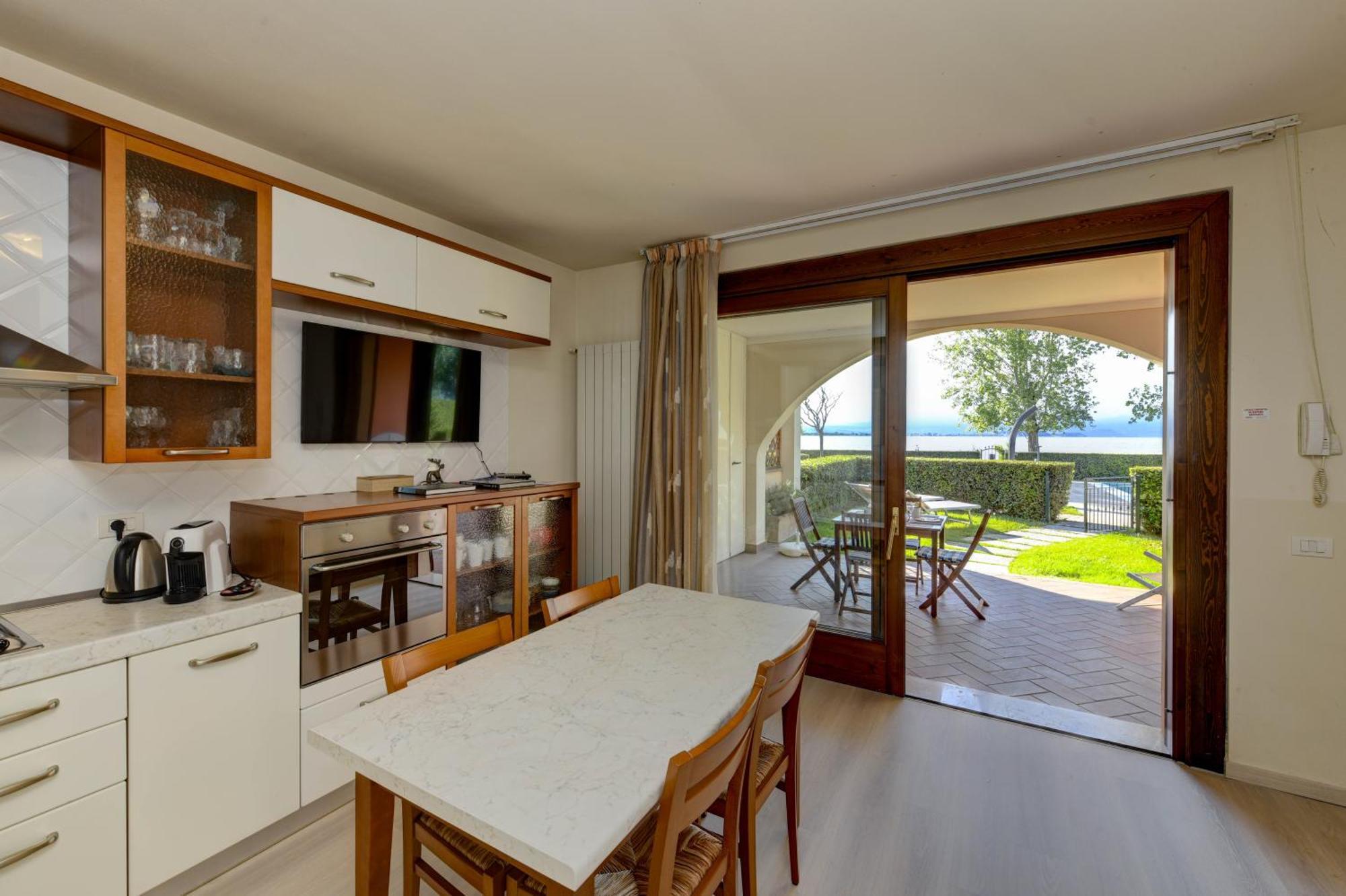 My Sirmione Beach Apartment Superior Exteriör bild